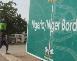 Niger reopens its border with Nigeria